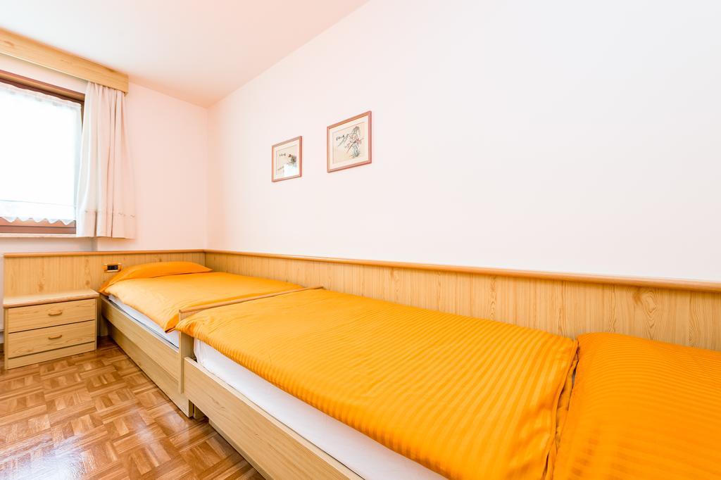 Appartamenti Cesa Crepa Neigra Canazei Kültér fotó